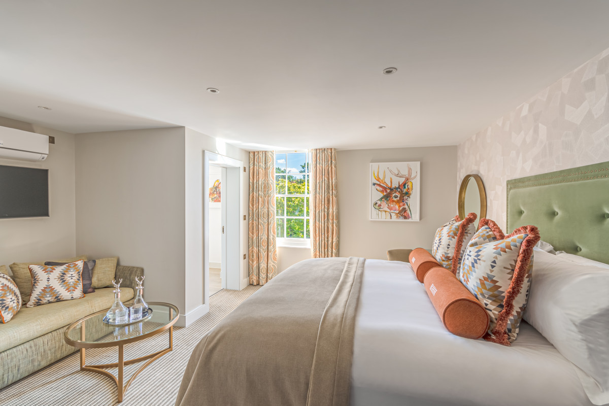 1324 PHOTO INT 001 Bedroom