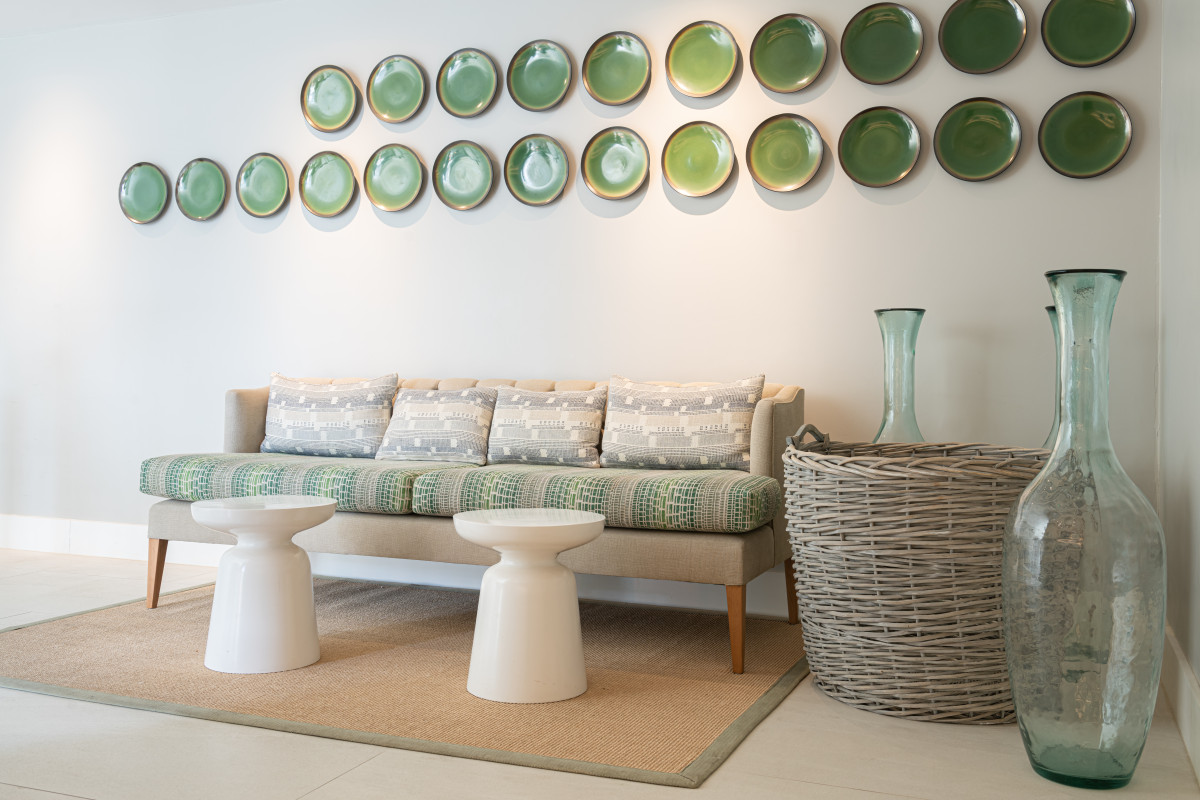 1324 PHOTO INT 003 Seating