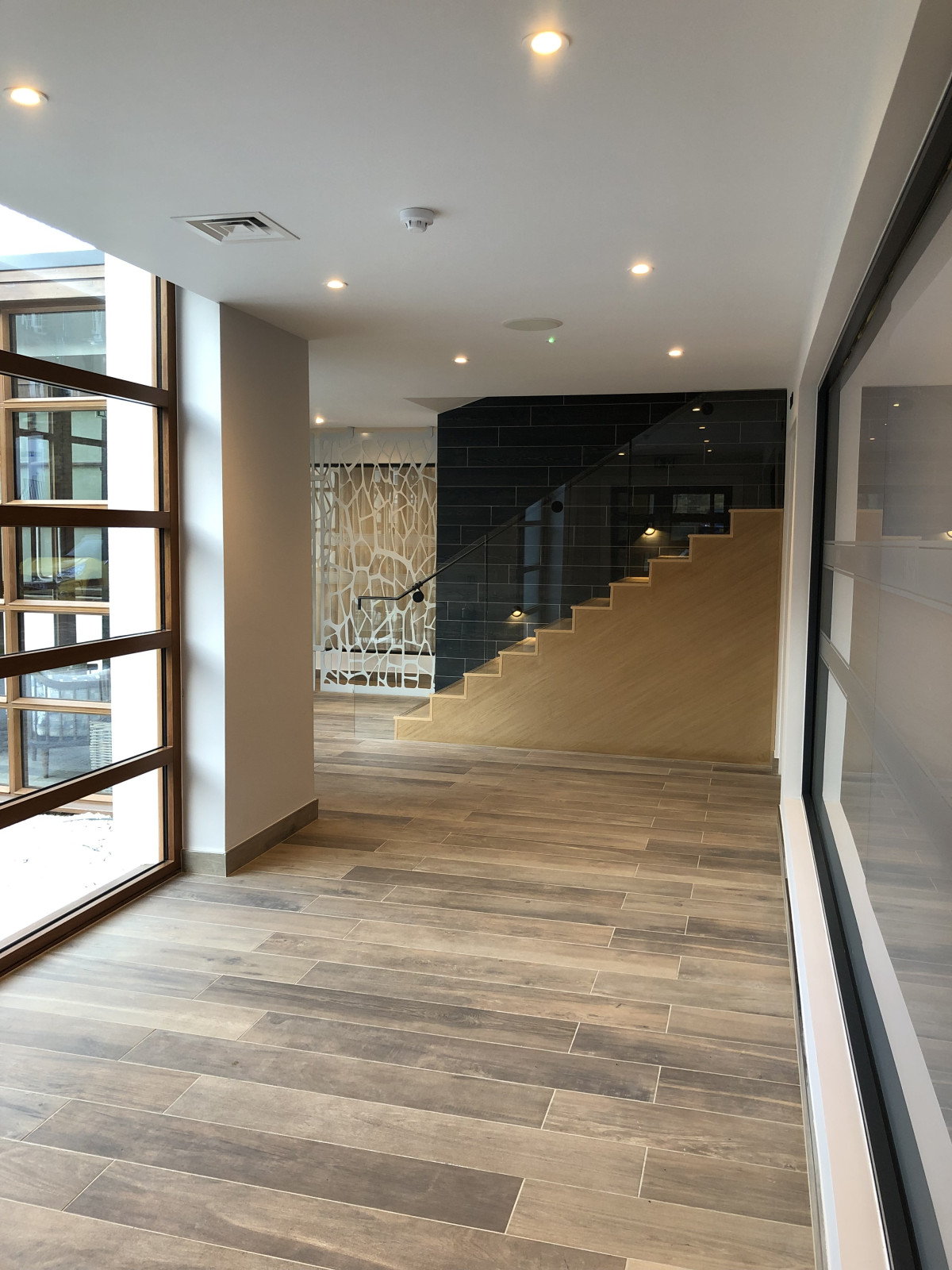 1354 PHOTO INT 009 Stairs