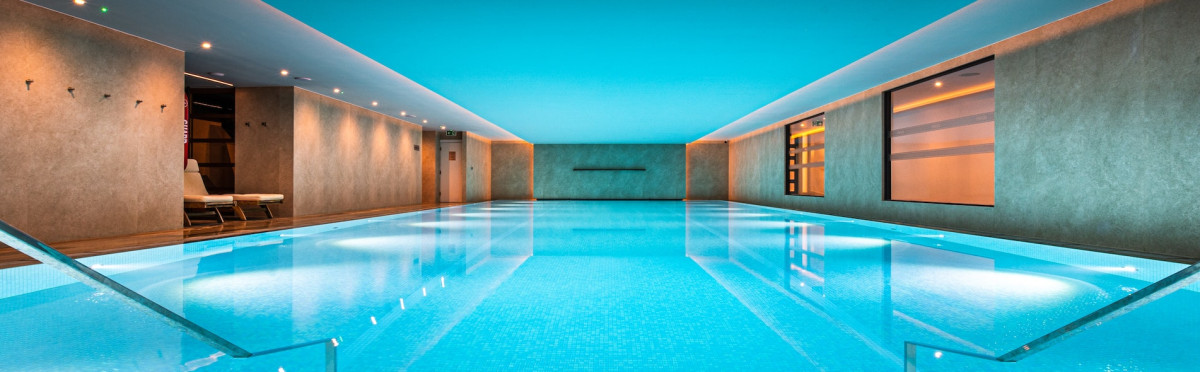 1354 PHOTO INT 010 Pool