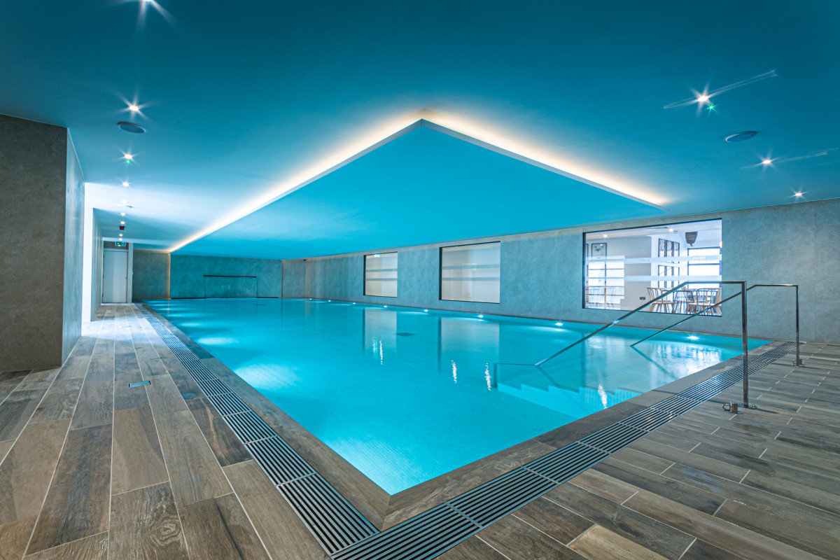 1354 PHOTO INT 001 Pool