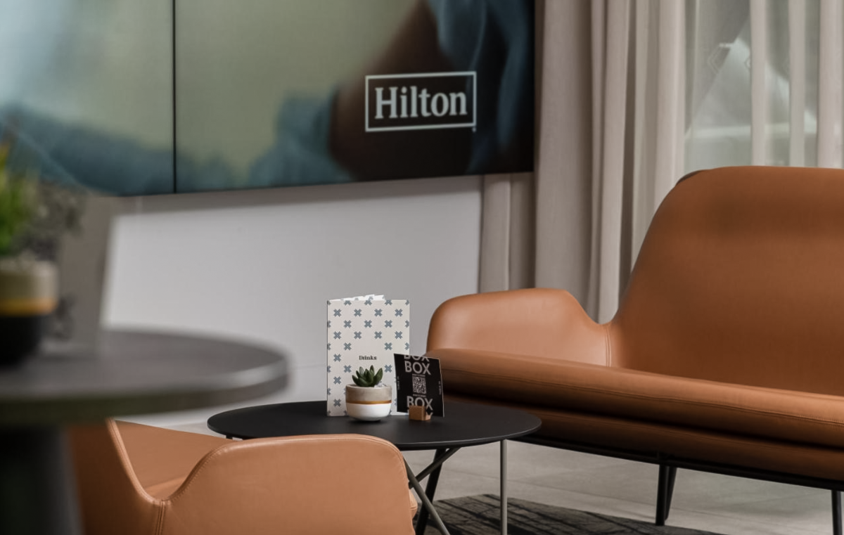 Silverstone Hilton Garden Inn 1312 INT 005 Bar cube designltd