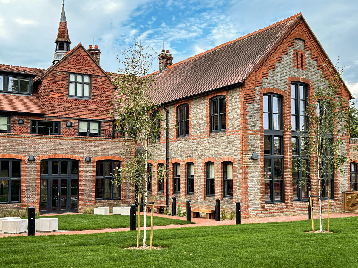 Leighton Park School Grove House IMG 9131