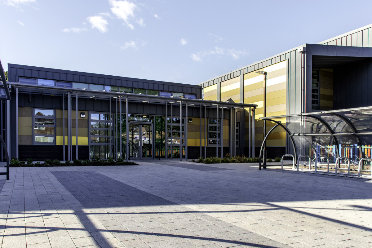 Hillbourne Primary School 1303 EXT 002R Main Entrance cube designltd