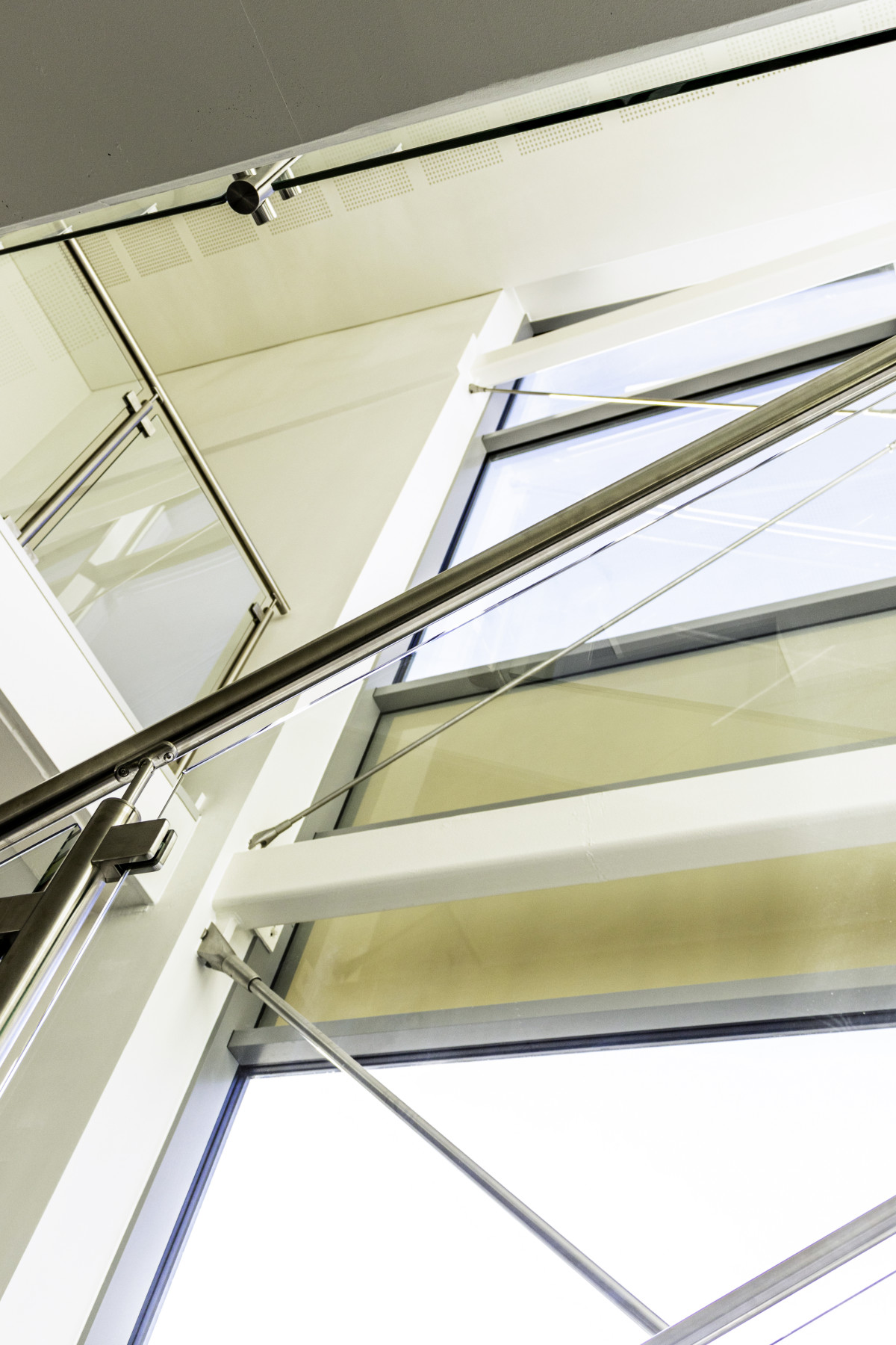 Hillbourne Primary School INT 002 Staircase cubedesignltd